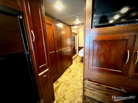 2017 Coachmen Pursuit 33 BH RV Photo 3