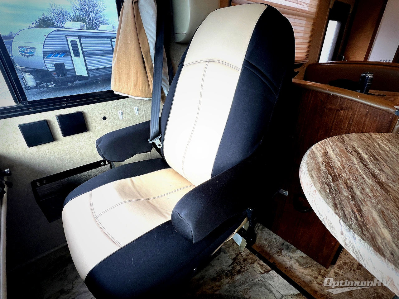 2017 Coachmen Pursuit 33 BH Photo 9