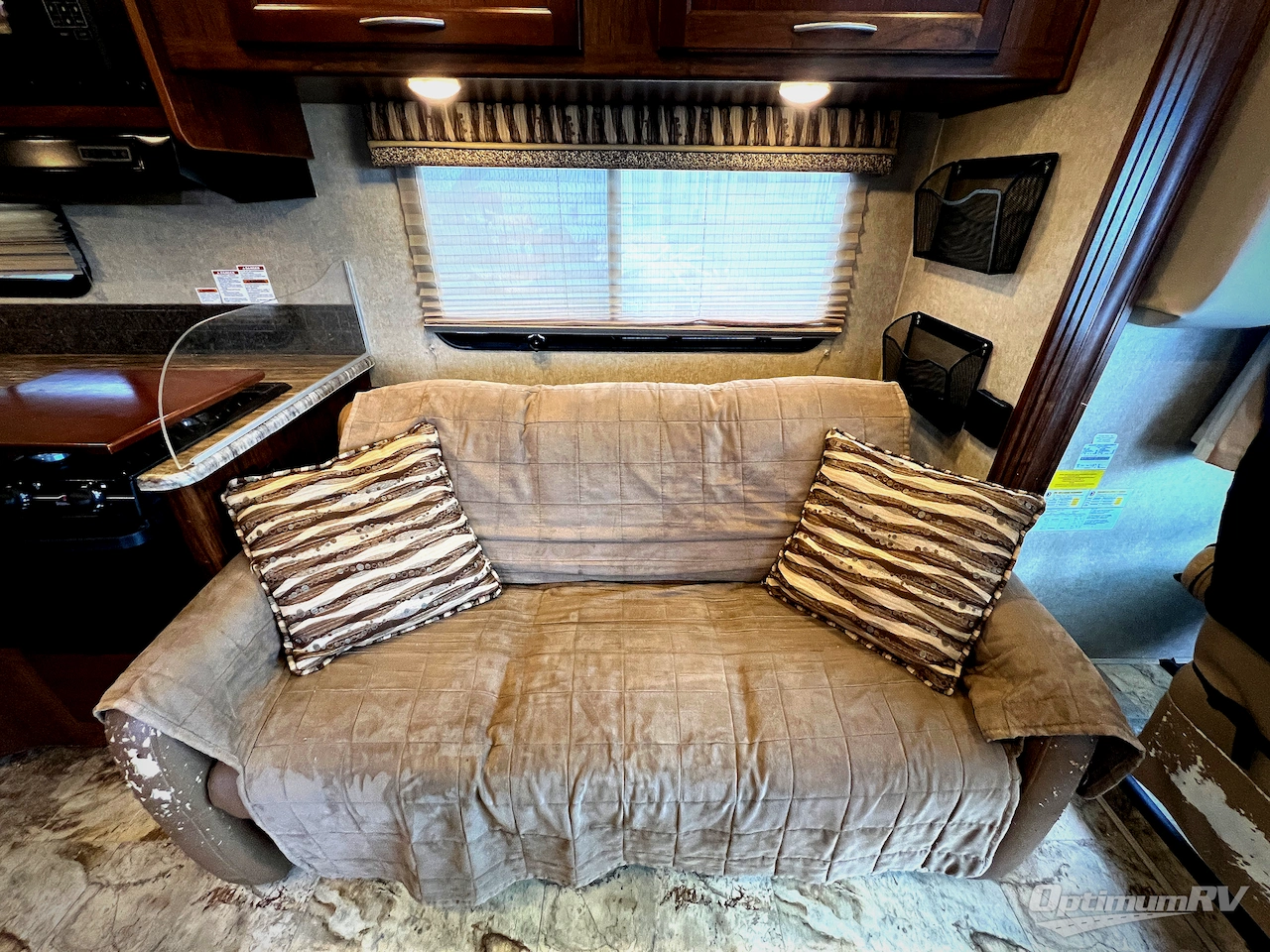 2017 Coachmen Pursuit 33 BH Photo 13