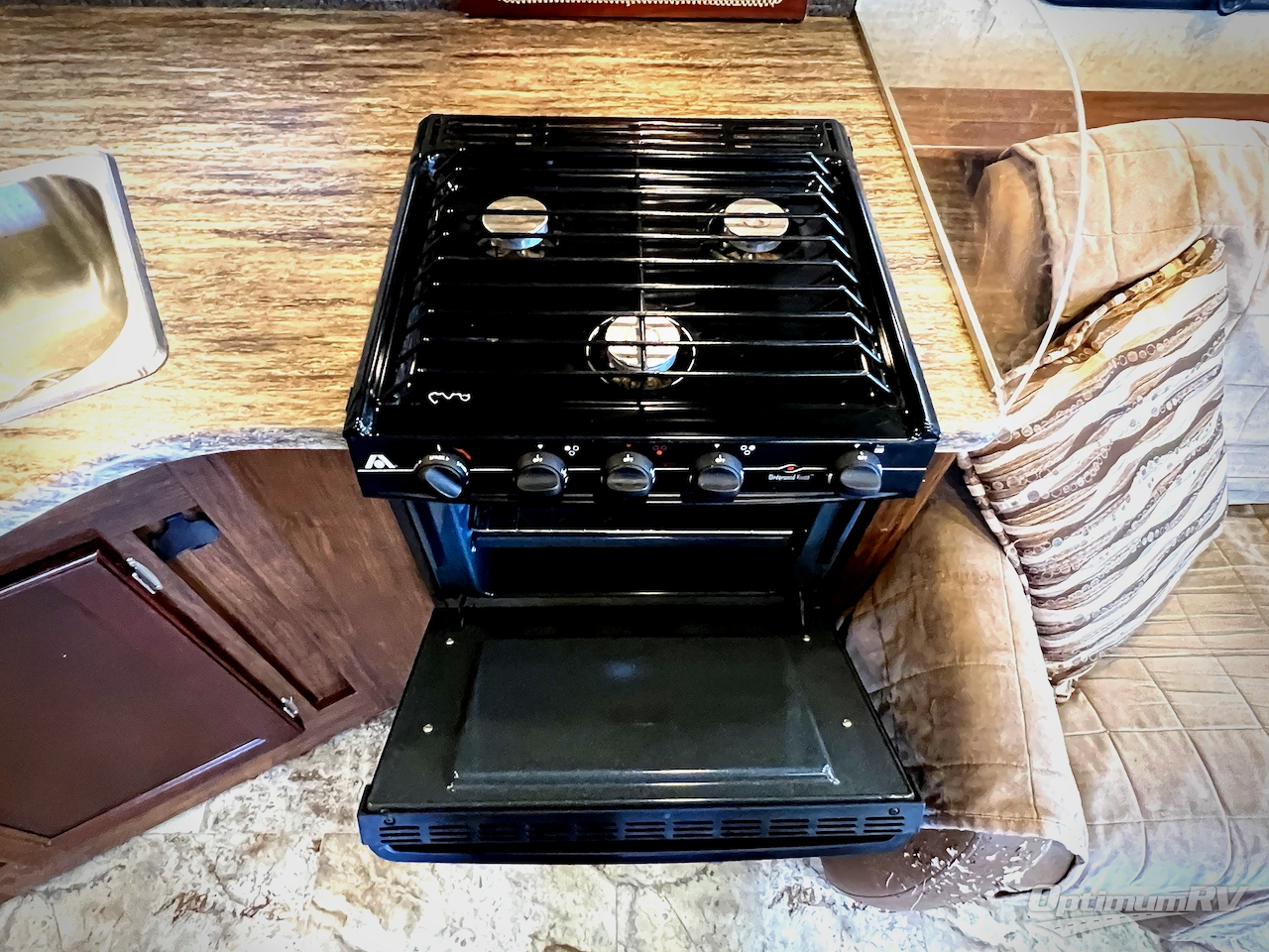 2017 Coachmen Pursuit 33 BH Photo 18