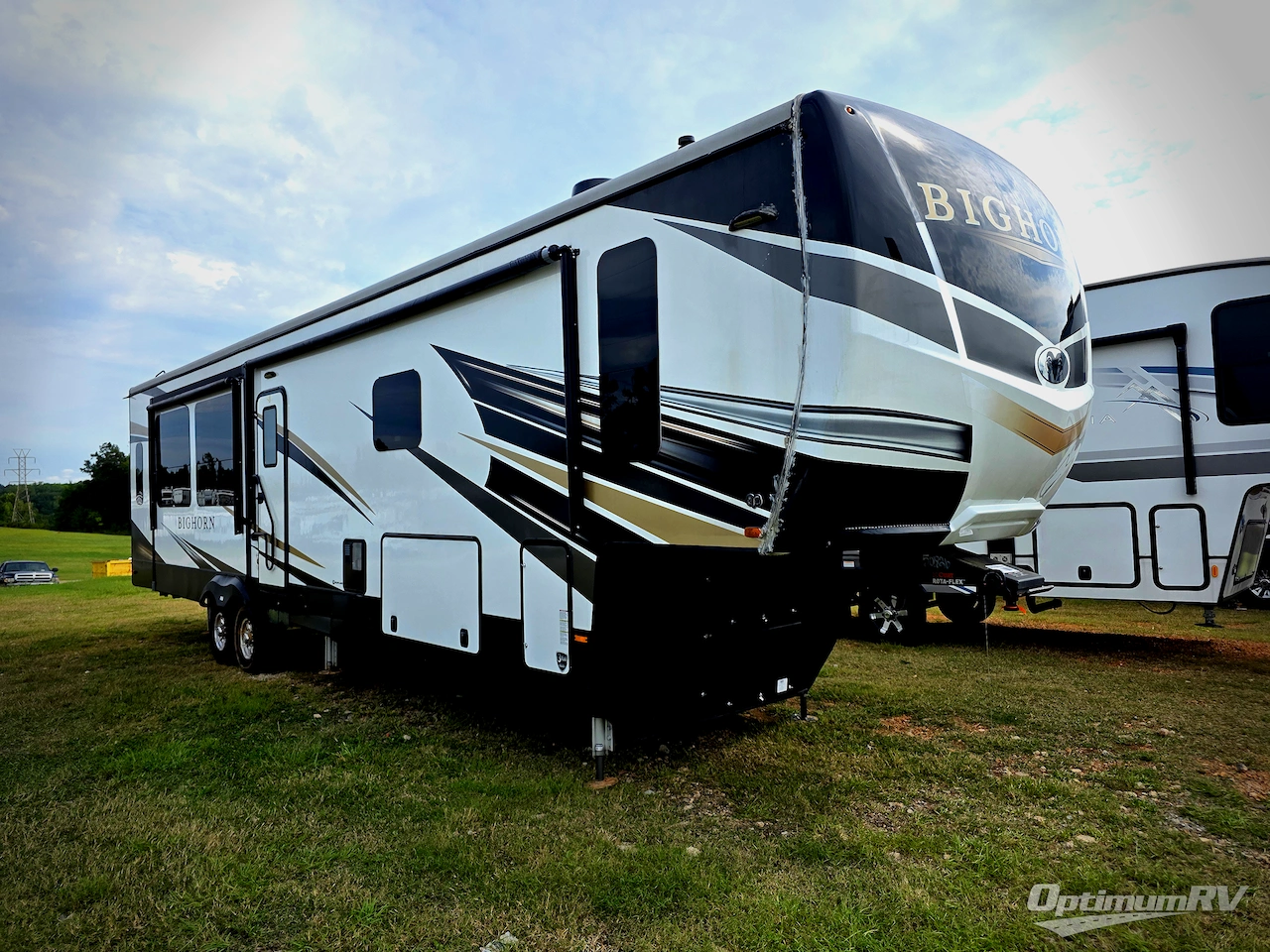 2022 Heartland Bighorn 3970FB Photo 1
