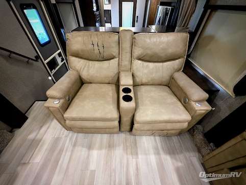 2021 Grand Design Solitude 380FL RV Photo 3