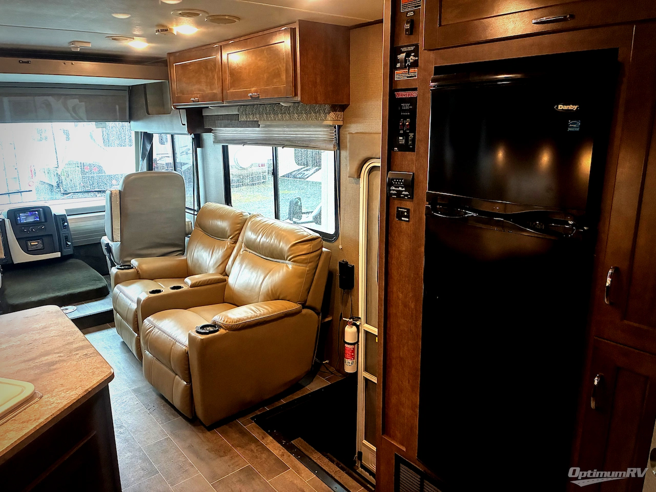 2018 Winnebago Intent 31P Photo 8