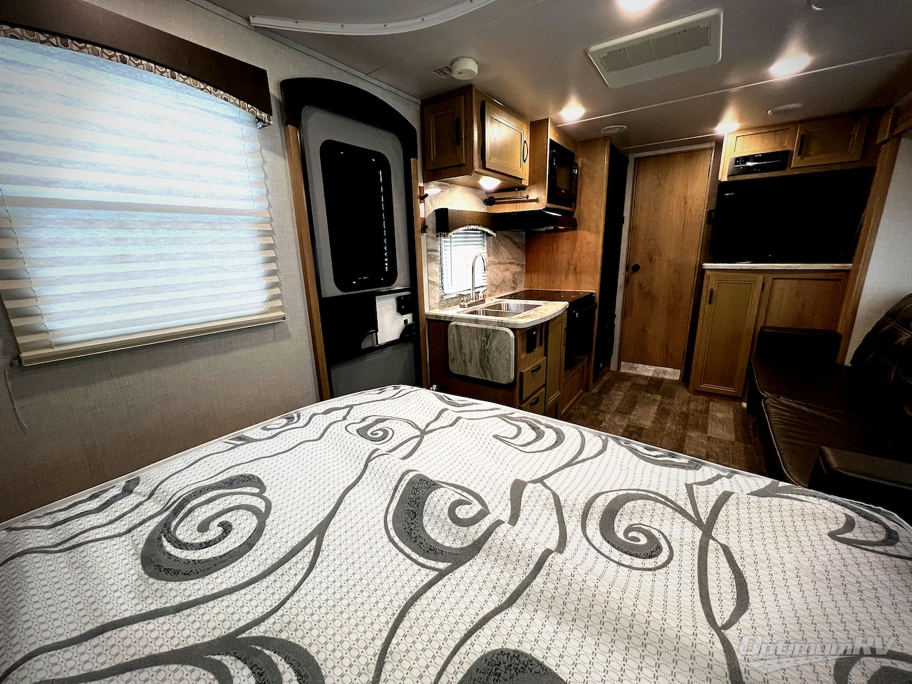 2021 Winnebago Towables Micro Minnie 2106DS Photo 7