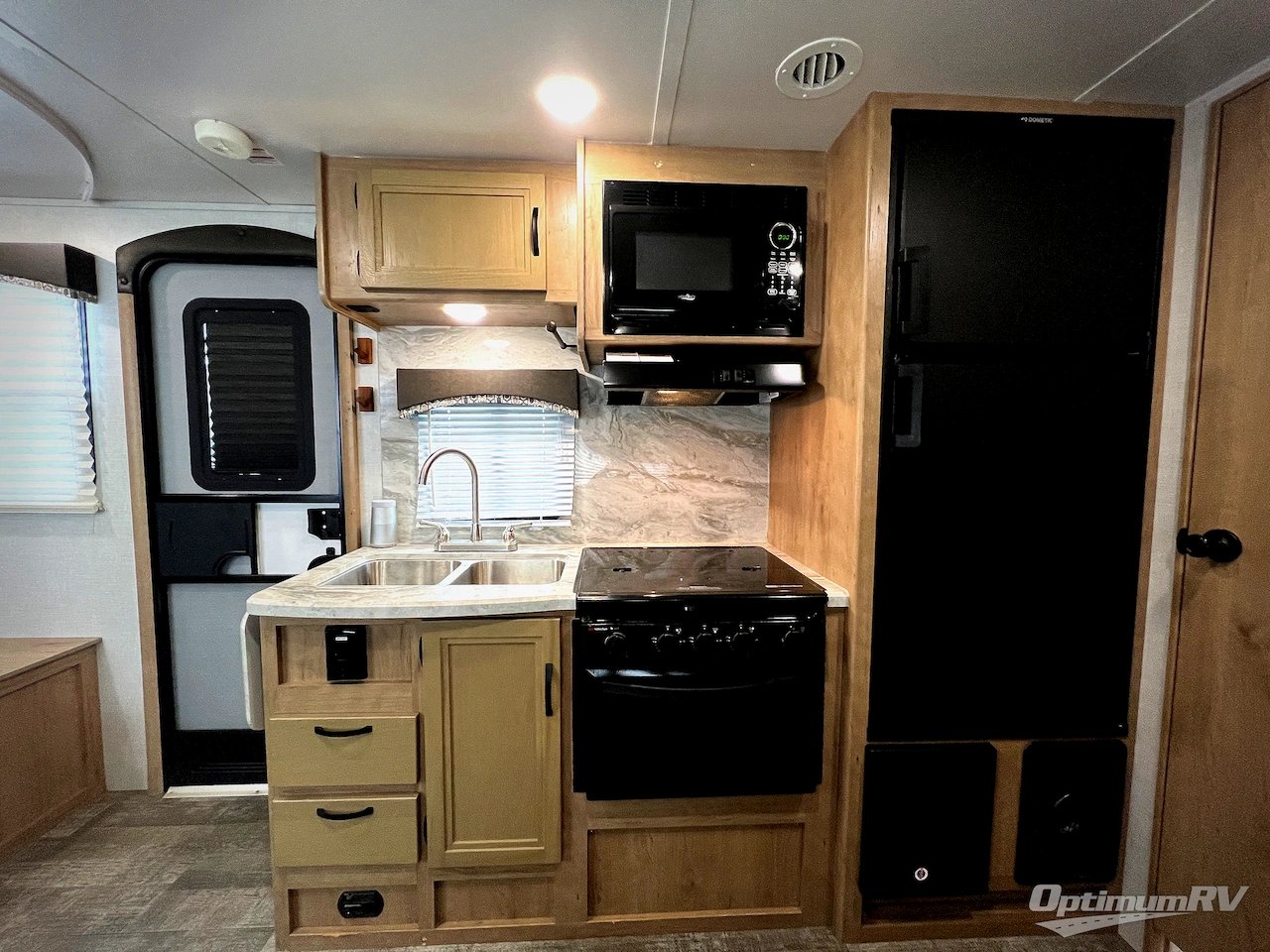 2021 Winnebago Towables Micro Minnie 2106DS Photo 15