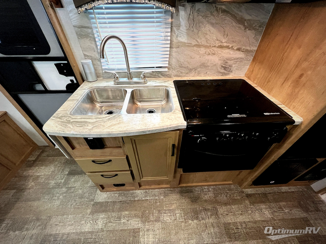 2021 Winnebago Towables Micro Minnie 2106DS Photo 16