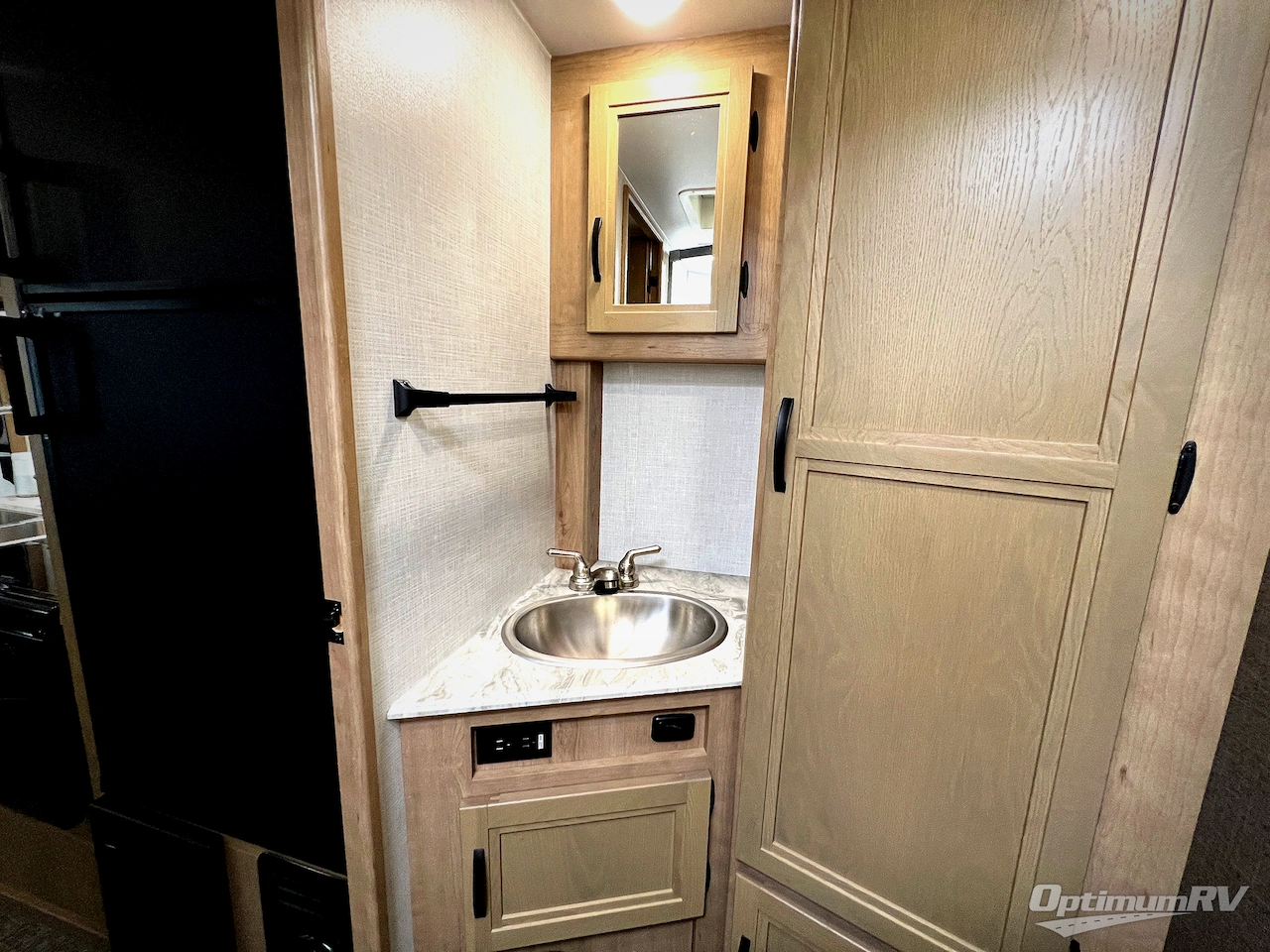 2021 Winnebago Towables Micro Minnie 2106DS Photo 23