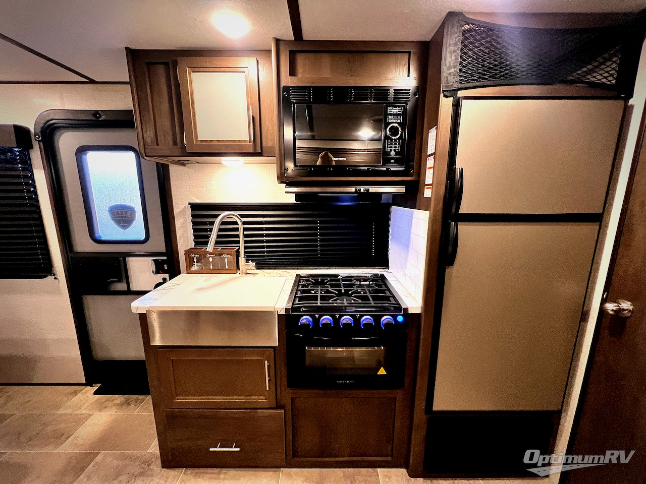 2021 Dutchmen Coleman Light 1805RB Photo 18