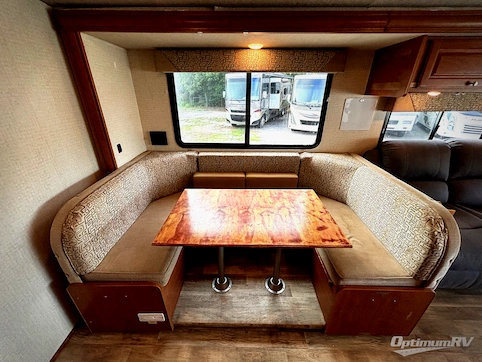 2017 Winnebago Vista 31KE RV Photo 3