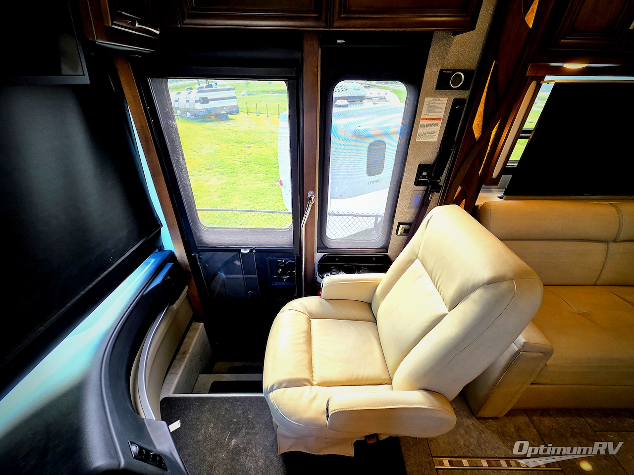 2019 Newmar Ventana LE 4037 Photo 8