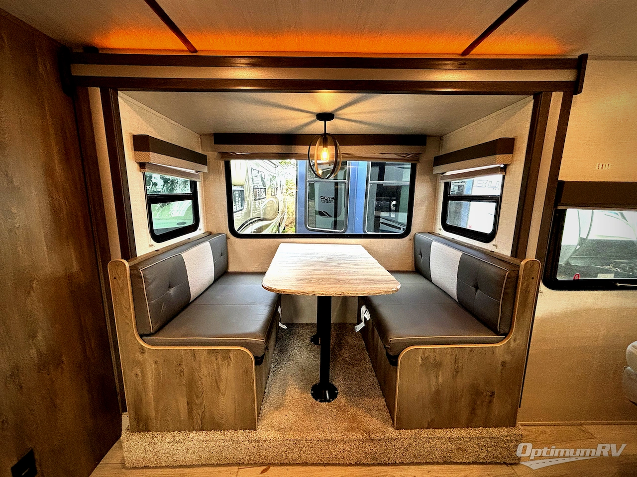 2022 Forest River Surveyor Legend 19RBLE Photo 8