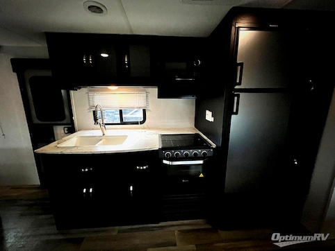 2022 Coachmen Freedom Express Select 31SE RV Photo 2