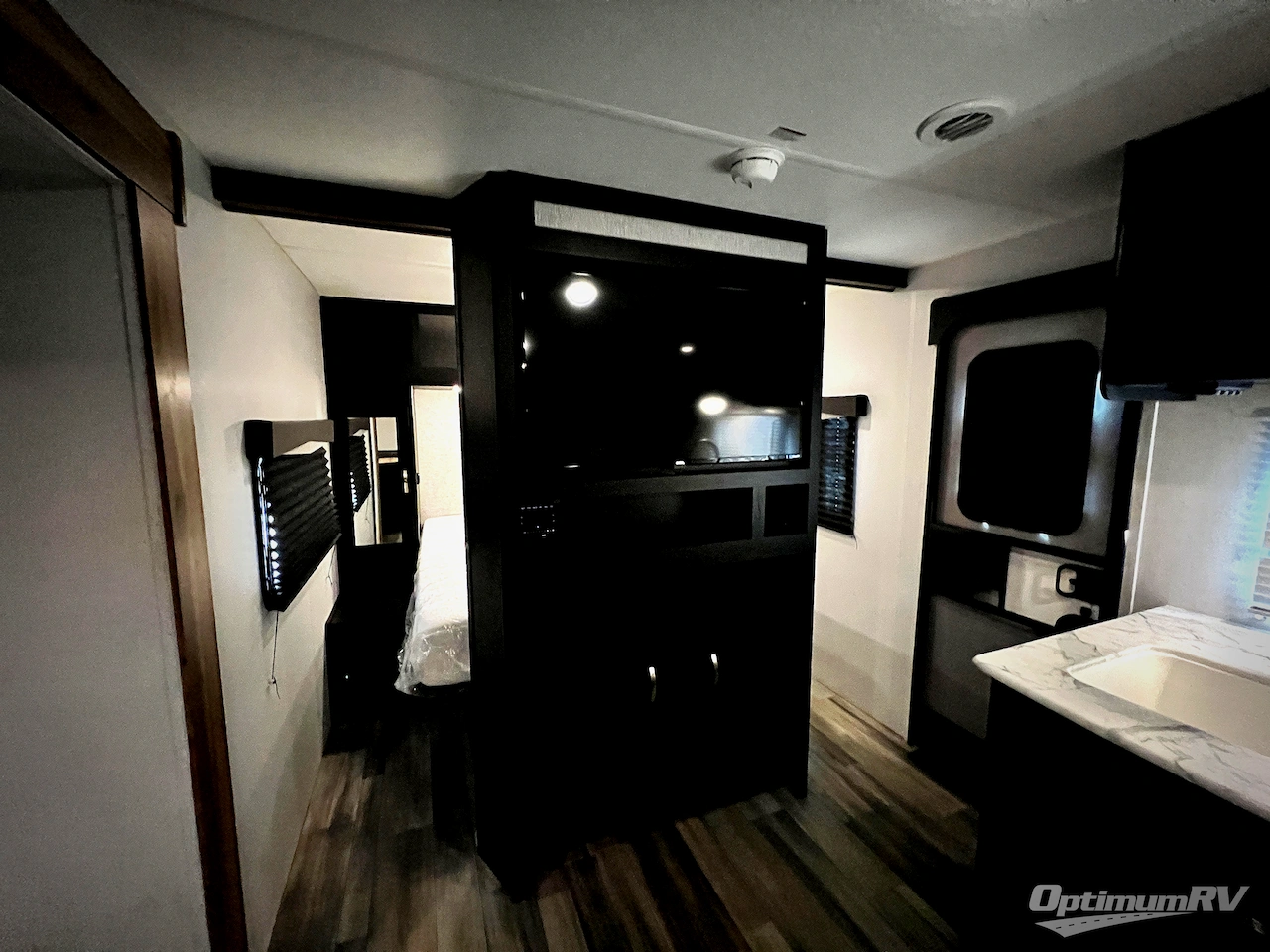 2022 Coachmen Freedom Express Select 31SE Photo 6
