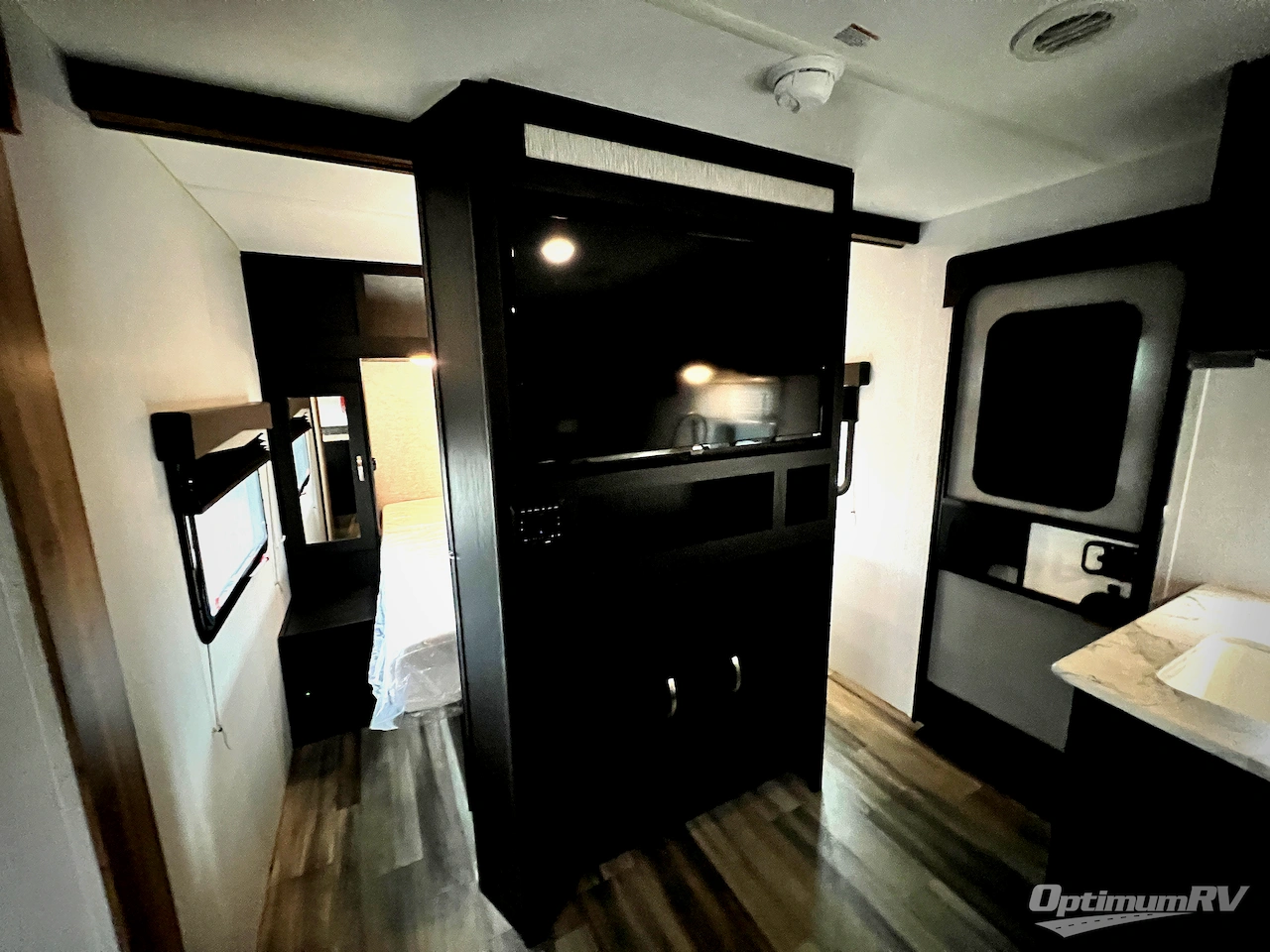 2022 Coachmen Freedom Express Select 31SE Photo 7