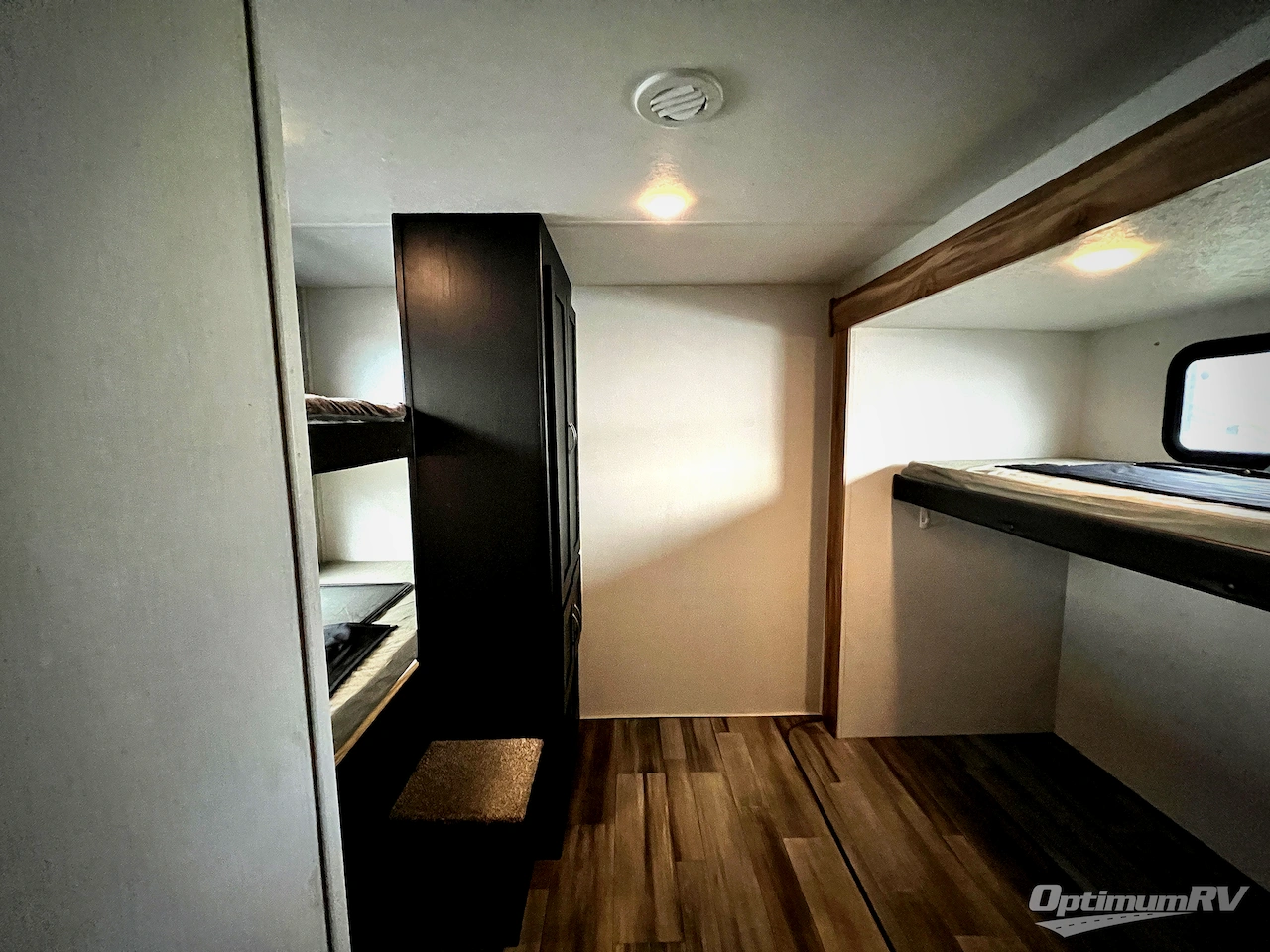 2022 Coachmen Freedom Express Select 31SE Photo 10