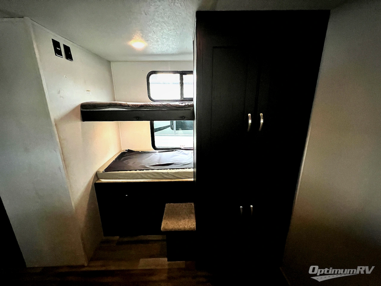 2022 Coachmen Freedom Express Select 31SE Photo 12