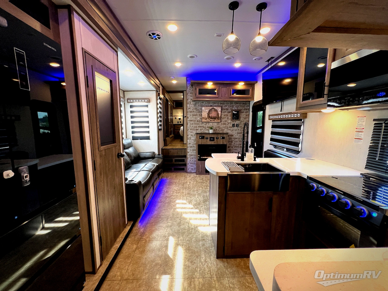 2022 Forest River Vengeance Rogue Armored VGF371A13 Photo 5