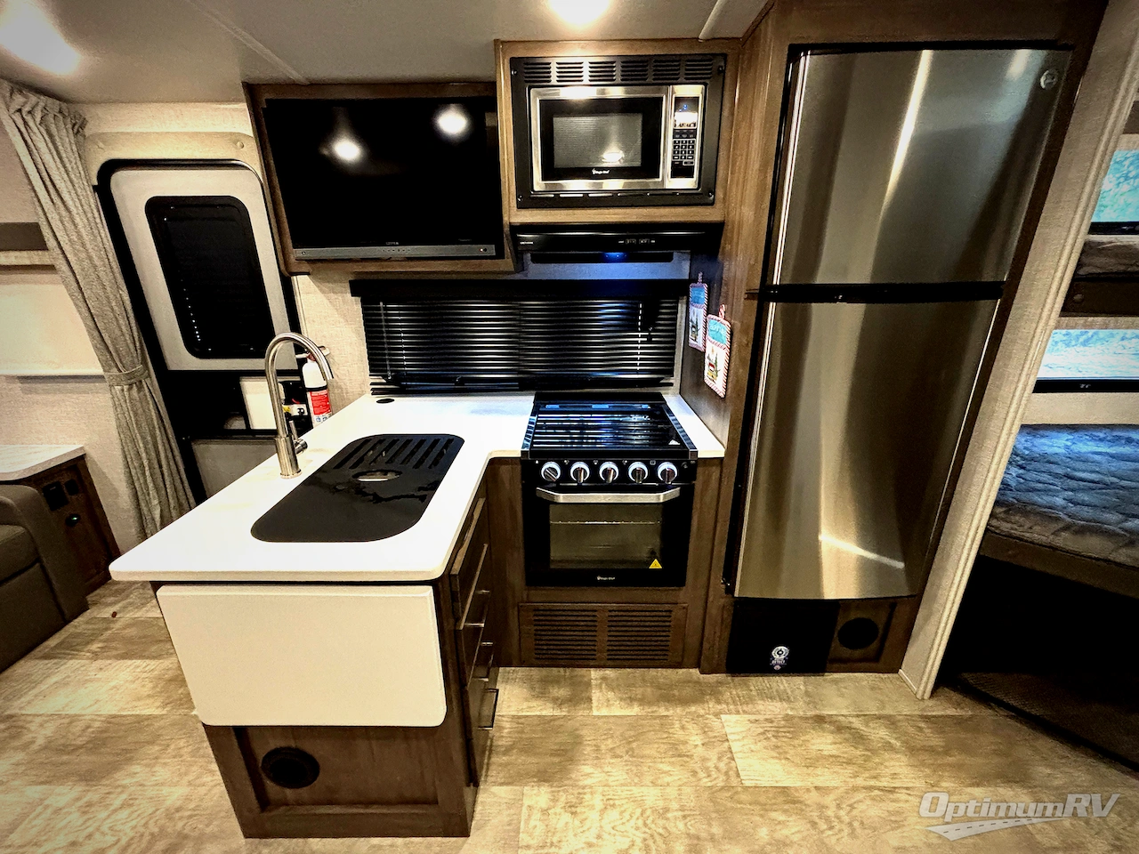 2023 Forest River Flagstaff Micro Lite 25BRDS Photo 6