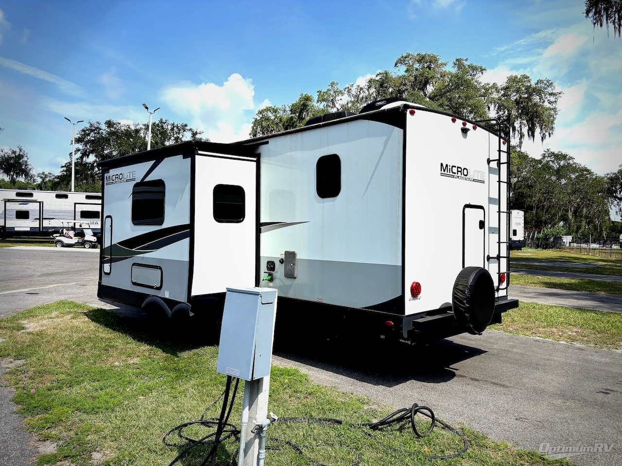 2023 Forest River Flagstaff Micro Lite 25BRDS Photo 3