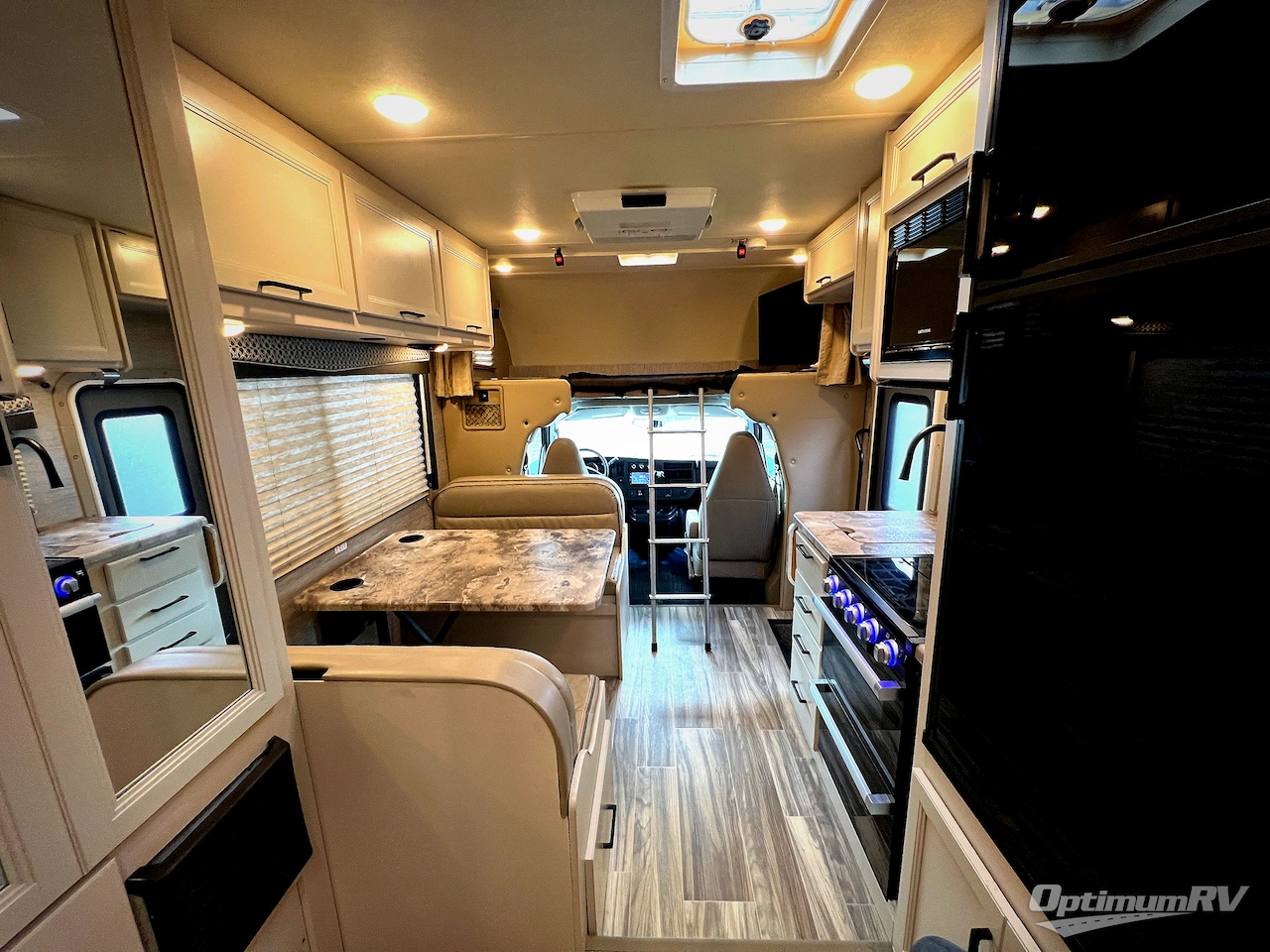 2021 Thor Four Winds 22E Photo 9