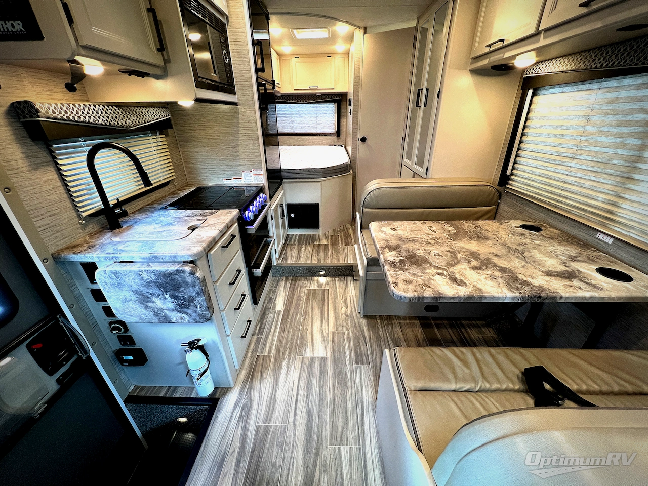 2021 Thor Four Winds 22E Photo 8