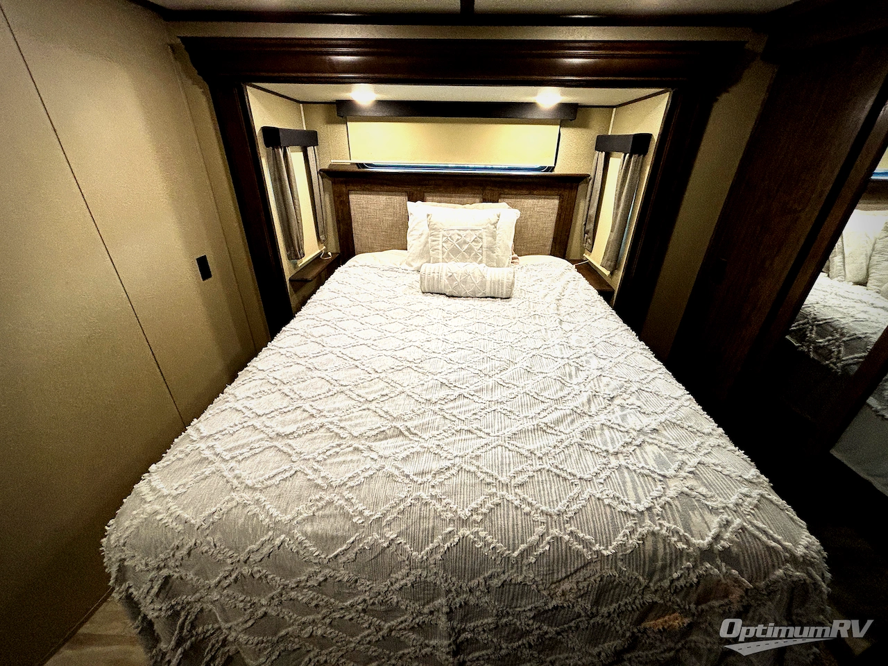 2019 Grand Design Solitude 375RES Photo 9