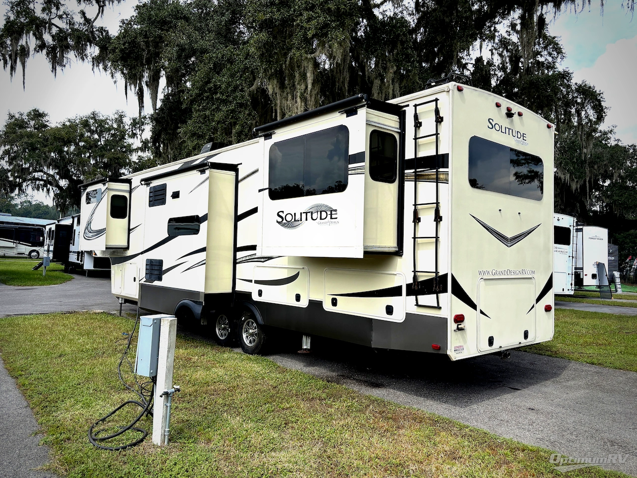 2019 Grand Design Solitude 375RES Photo 3