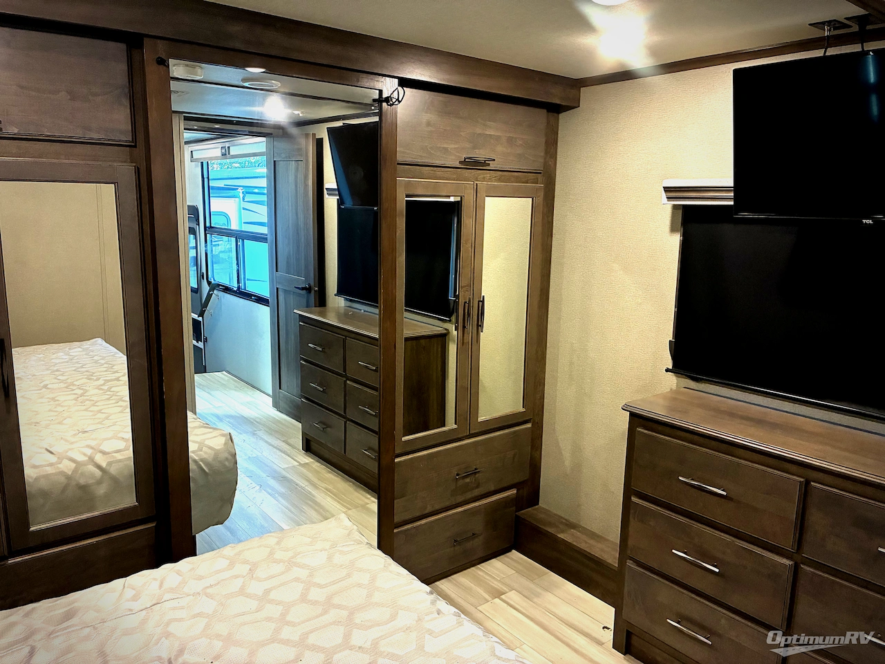 2022 Grand Design Solitude 390RK Photo 16
