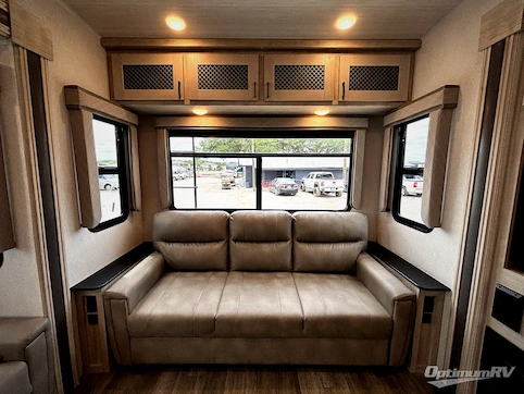 2024 East To West Tandara 385MB RV Photo 4