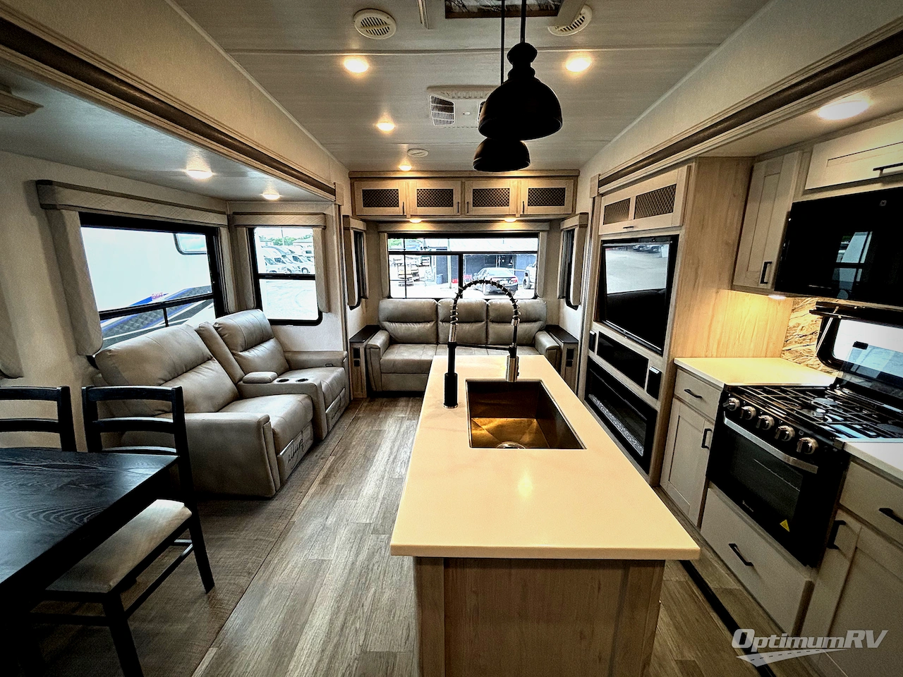 2024 East To West Tandara 385MB Photo 4