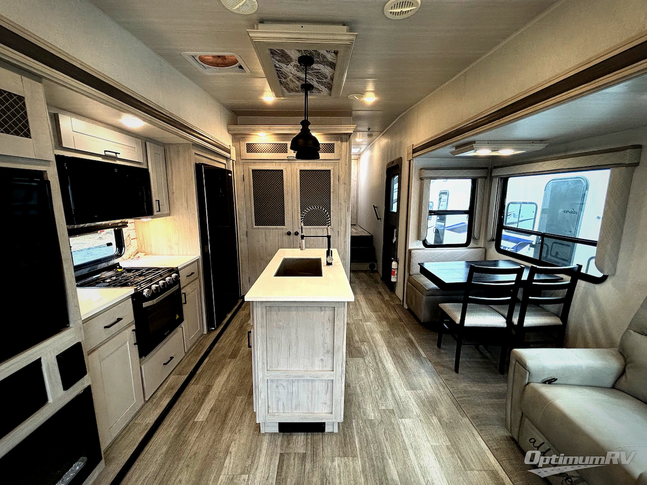 2024 East To West Tandara 385MB Photo 5