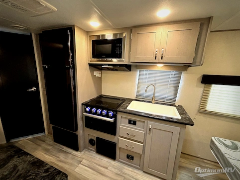 2022 Prime Time Tracer 200BHSLE RV Photo 3