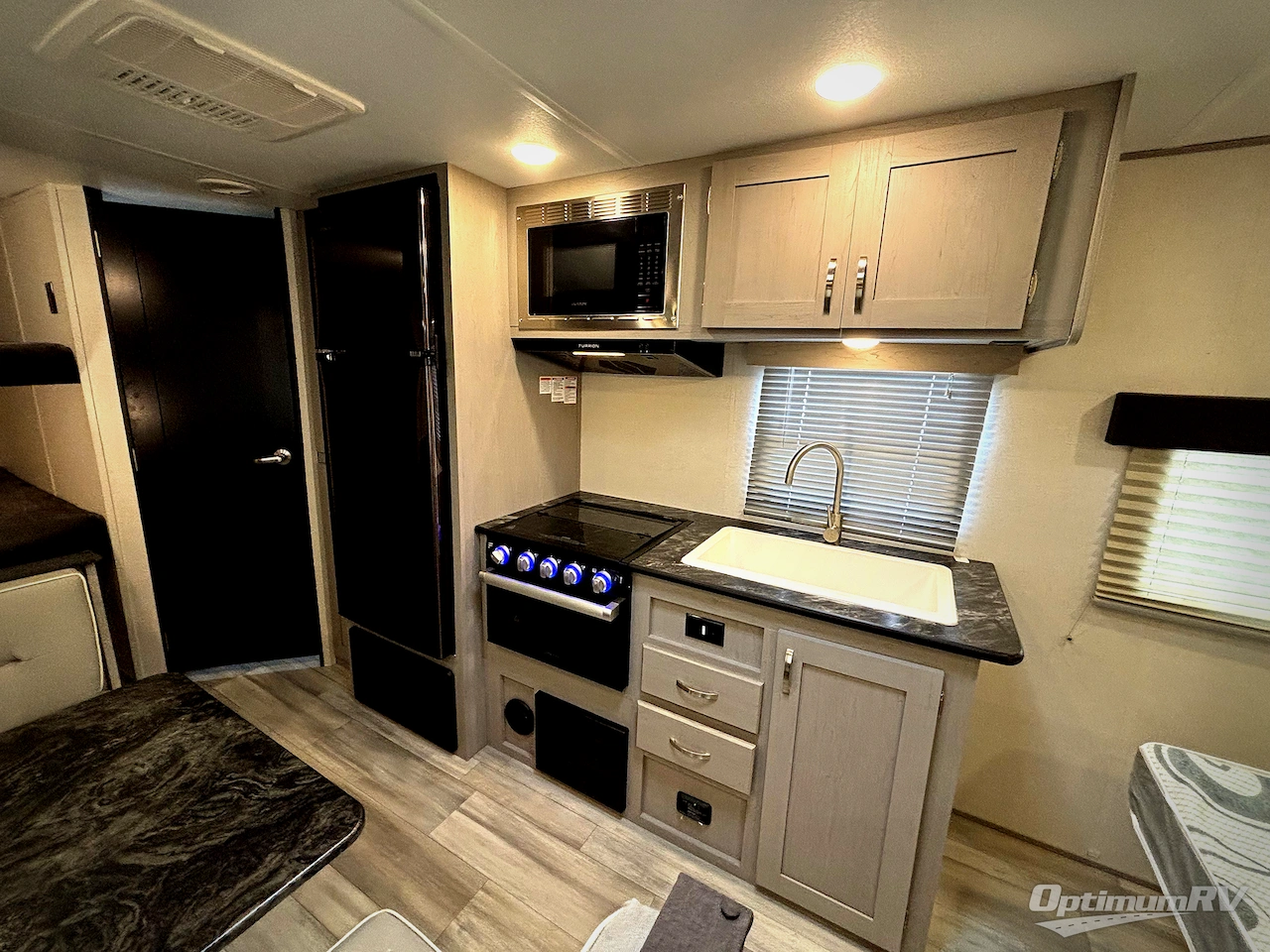 2022 Prime Time Tracer 200BHSLE Photo 6