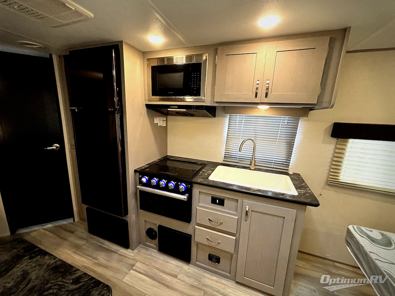 2022 Prime Time Tracer 200BHSLE Photo 9