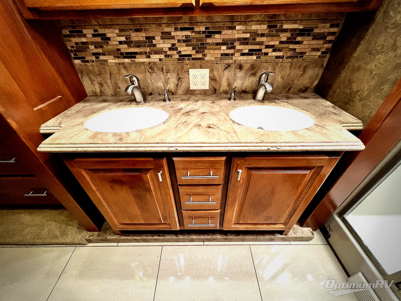 2014 Tiffin Phaeton 40AH Photo 23