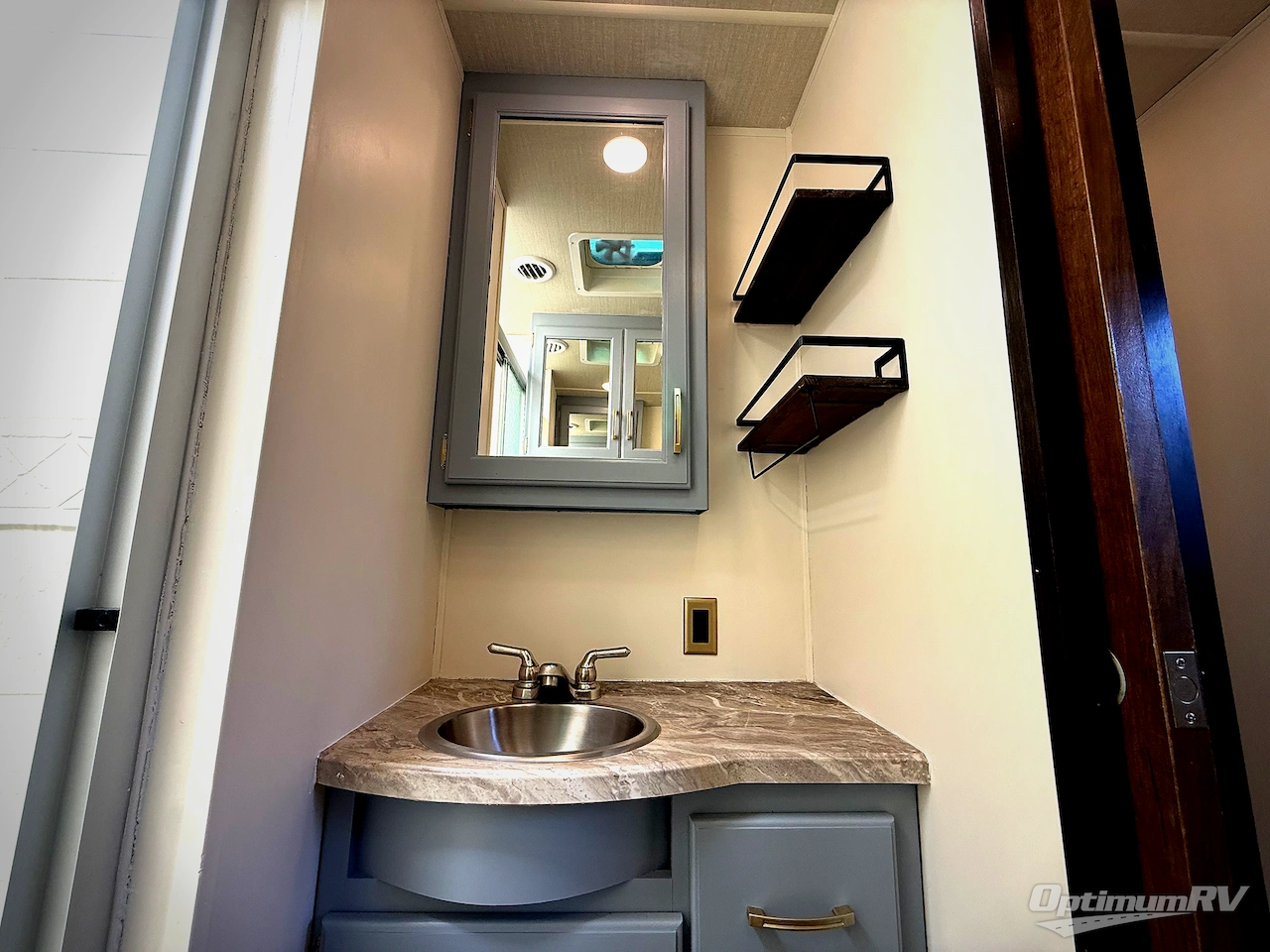 2020 Grand Design Reflection 315RLTS Photo 9