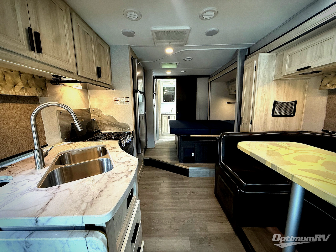 2021 Forest River Sunseeker Classic 2440DS Ford Photo 5