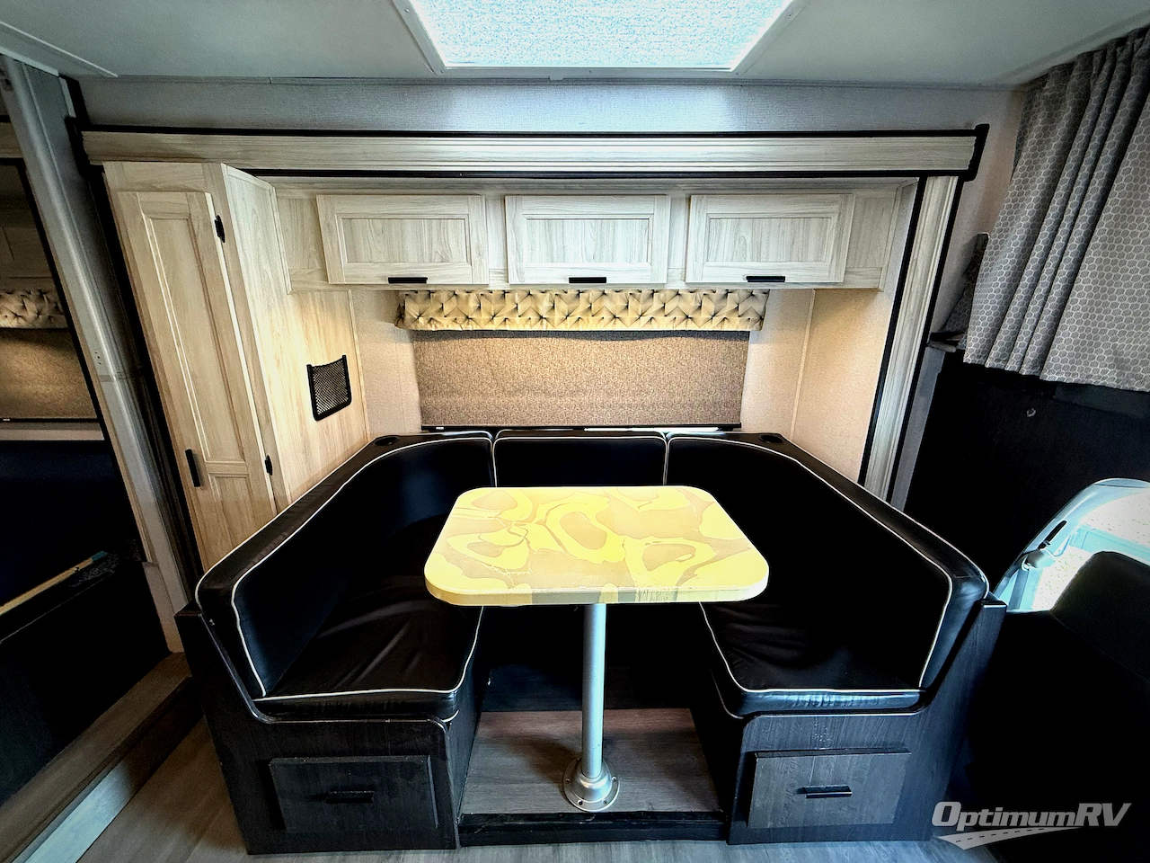 2021 Forest River Sunseeker Classic 2440DS Ford Photo 12