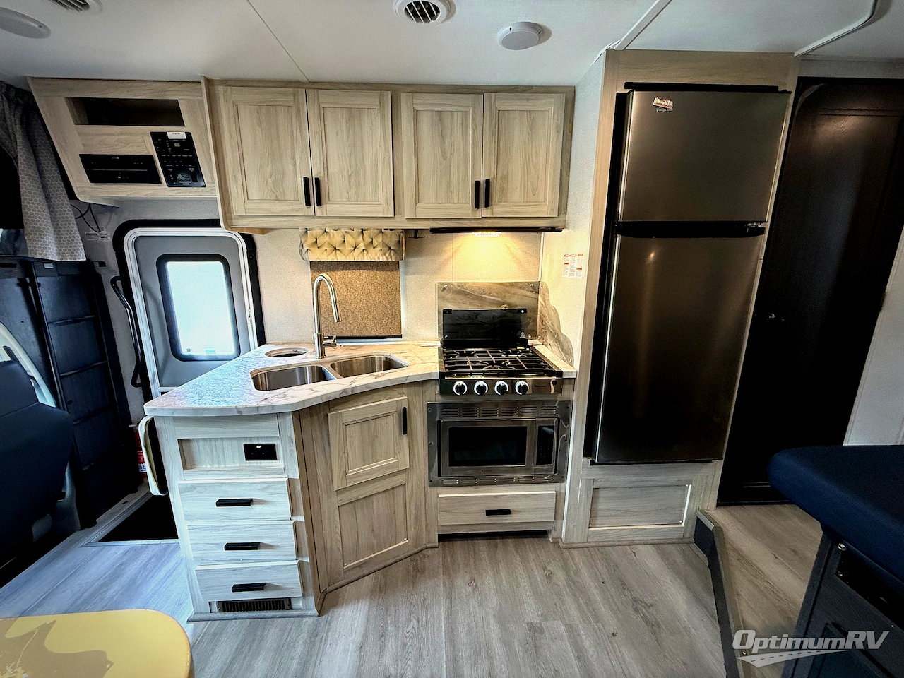 2021 Forest River Sunseeker Classic 2440DS Ford Photo 14