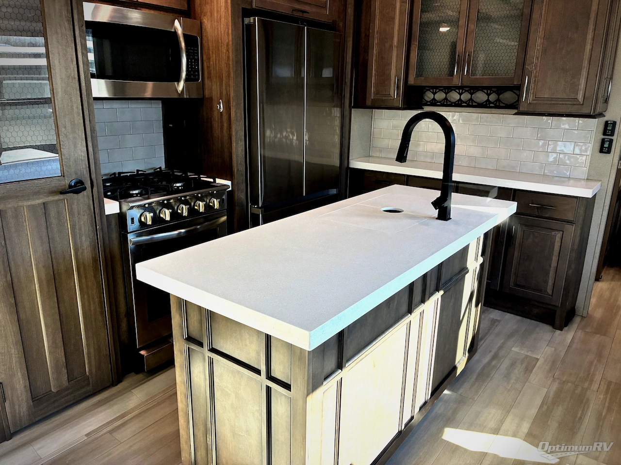 2022 Grand Design Solitude 378MBS Photo 6