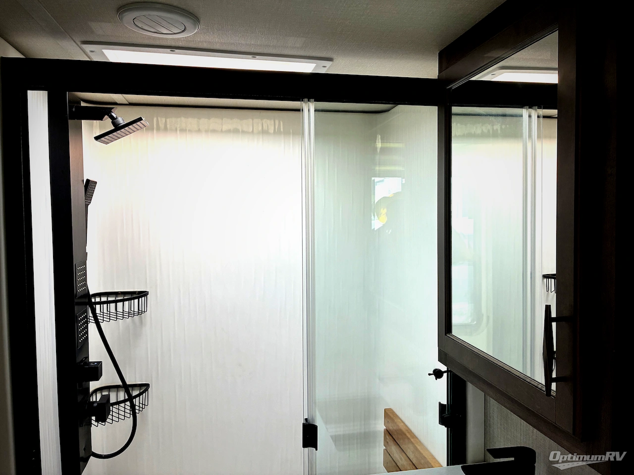 2022 Grand Design Solitude 378MBS Photo 15