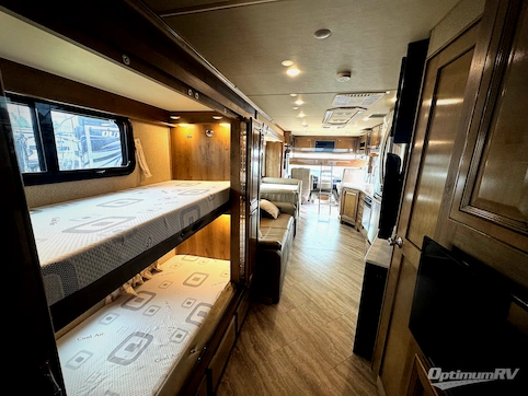 2019 Holiday Rambler Vacationer 36F RV Photo 2