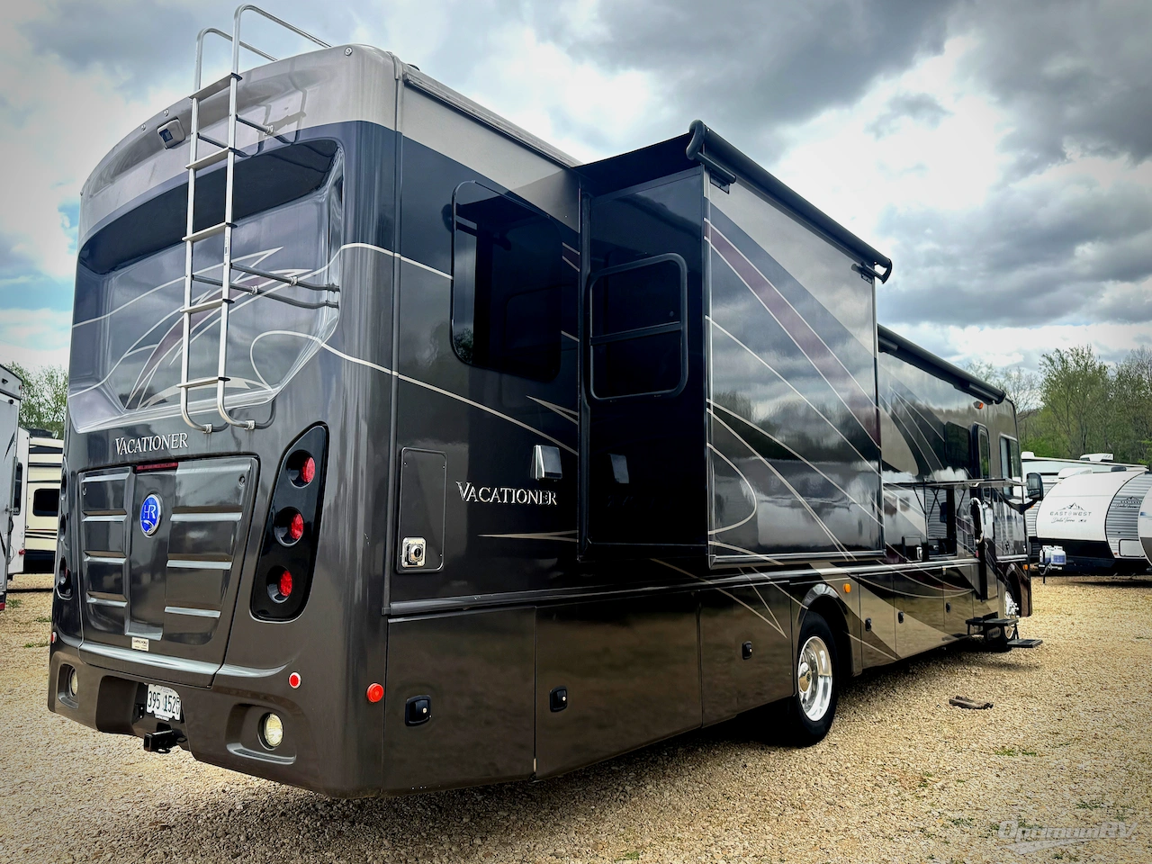 2019 Holiday Rambler Vacationer 36F Photo 3