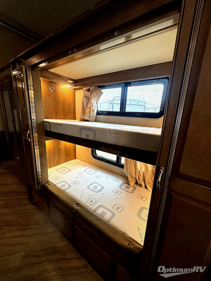 2019 Holiday Rambler Vacationer 36F Photo 13