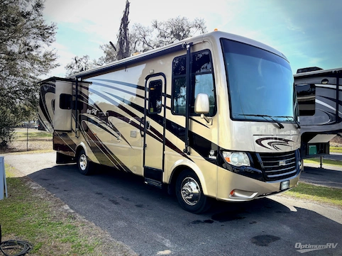 Used 2014 Newmar Bay Star 2903 Featured Photo