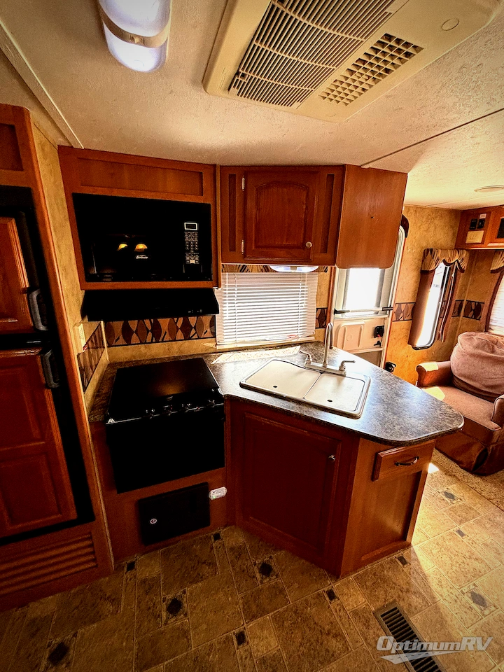 2010 Keystone Cougar X-Lite 27RLS Photo 11
