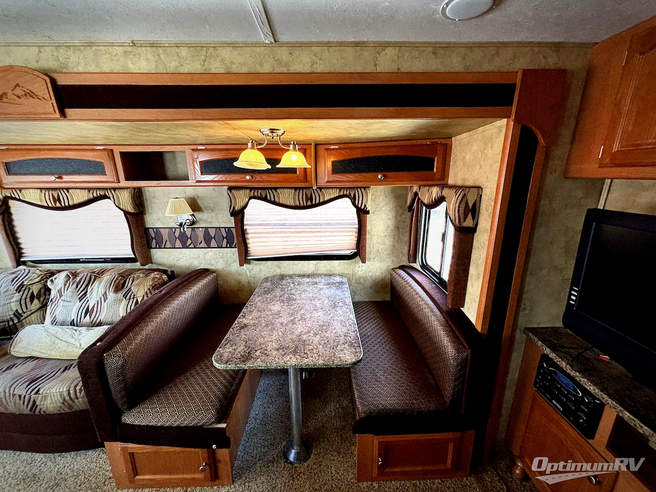 2010 Keystone Cougar X-Lite 27RLS Photo 13