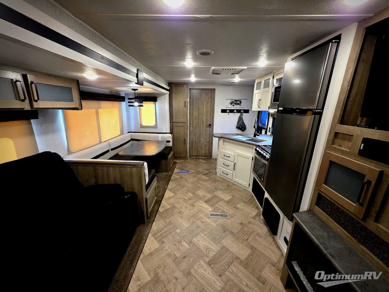 2022 Palomino Puma 28DBFQ Photo 4
