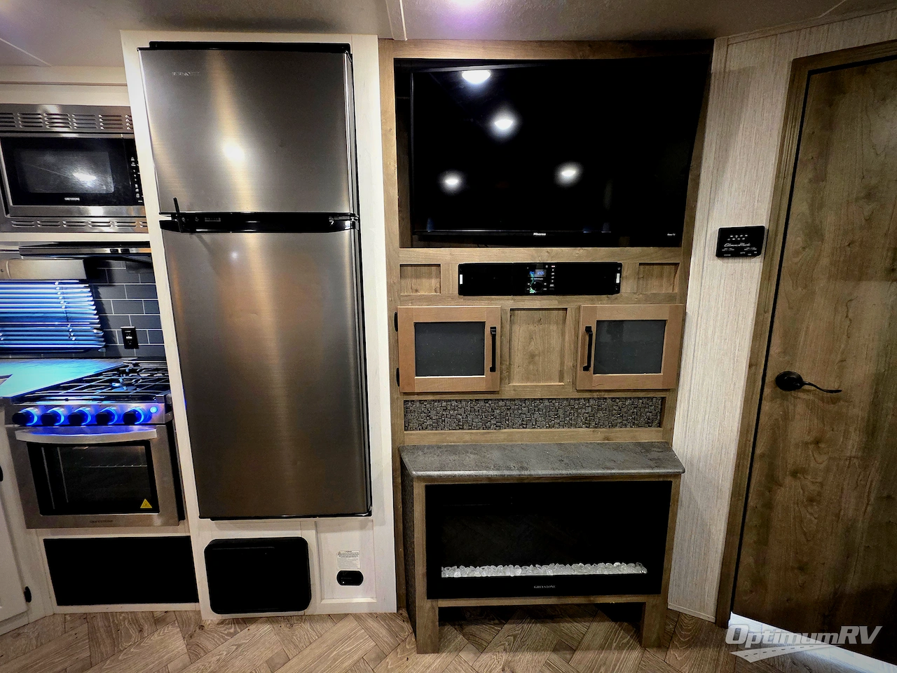 2022 Palomino Puma 28DBFQ Photo 6