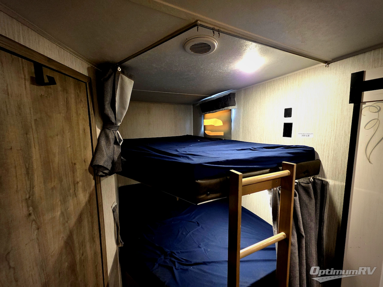 2022 Palomino Puma 28DBFQ Photo 8